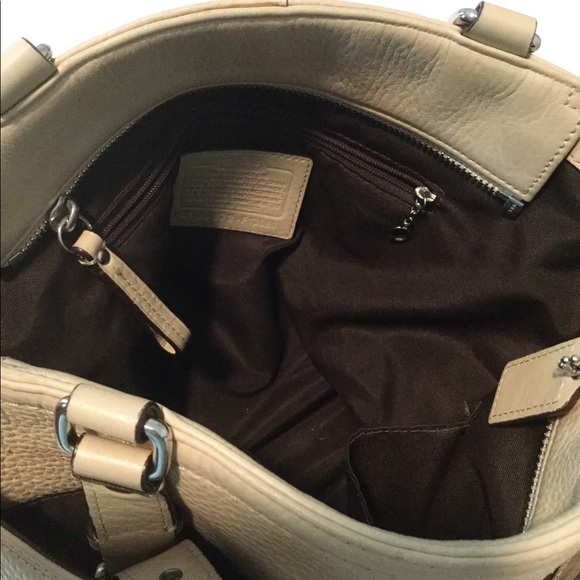 Coach leather purse, neutral buff color - Picture 3 of 6